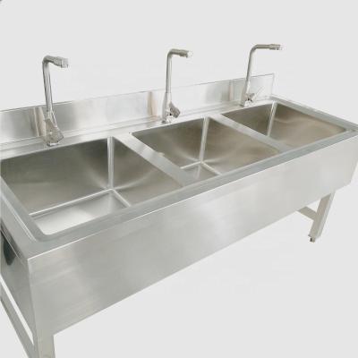 China 0.8/1.0/1.2mm Hotel Restaurant Commercial 304 Stainless Steel 3 Compartment Sink for sale