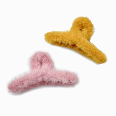 China Wholesale Japan and Korean Style Crab Pink Hair Clip with Real Faux Fur Trim Design Mink Fur Claw Hairpins Korean Hair Clips for sale