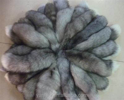 China China Wholesale Fluffy Fox Fur Tail 38cm 40cm 45cm Large Size Silver Fox Tail Comfortable Natural Color for sale