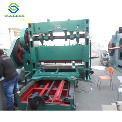 China Simple Structure And High Working Speed ​​Mesh Metal Machine High Quality Raised Metal Mesh Machine For Easy Installation Construction for sale