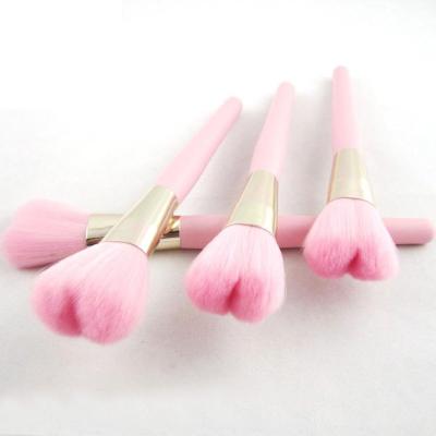 China Hot Sale Makeup Brush Base Shape Heart Smudge Brush Portable Color Cosmetic Powder Pink Portable Makeup Brush for sale