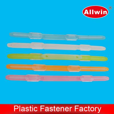 China Professional school and office stationery supply factory in producing transparent plastic clip for sale