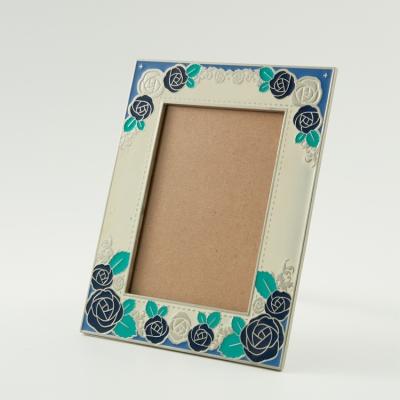 China Creative Decorative Metal Fashion Metal Picture Frame Desktop Picture Frame Photo Frame for sale