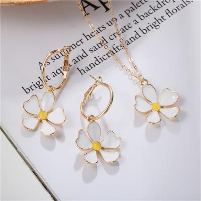 China Other 2022 Daisy Flower Necklace Earrings Girl's Jewelry Set INS Cool Oil Dripping Soft for sale