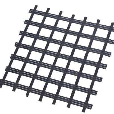 China De bitumen Met een laag bedekte Glasvezel die van Glasvezelgeogrid 25KN Mesh Roll teruggeven Te koop