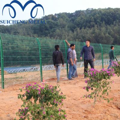 China Easily Assembled garden fence /taman wire mesh pagar/welded mesh panel garden fence for sale