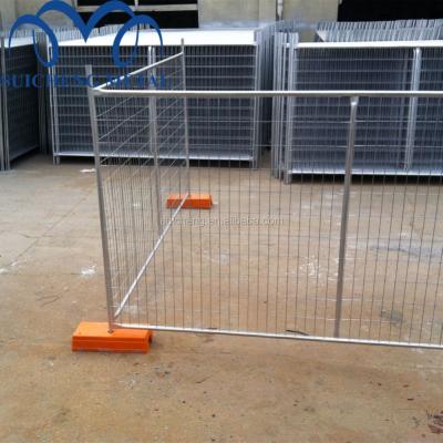 China Easily Assembled Galvanized Welded Wire Mesh Temporary Fence / Temporary Barrier Panels Movable Construction for sale