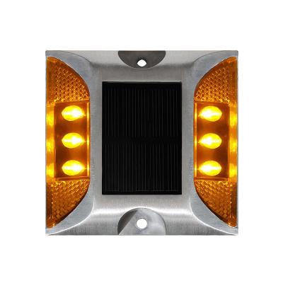 China 4 6 LED Reflectors Aluminum Reflective Safety Light Raised LED Road Marking Solar Road Stud for sale