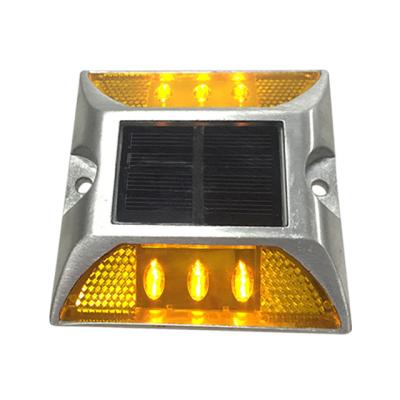 China Aluminum IP68 Waterproof Outdoor High Brightness Safemark Pavement Marker Driveway Lane Light Active Cat Eye LED Solar Road Stud for sale