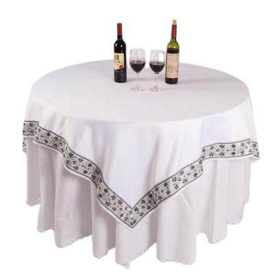 China Other Customized Polyester Tablecloth To Wedding Hotel Home Decoration Tablecloths Washable Covers for sale