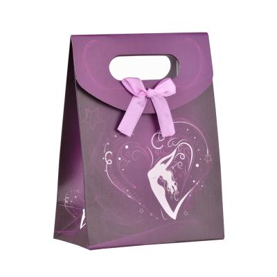 China Recycled Custom Luxury Paper Bag Handle Candy Gift Bag Black Shopping Handle Logo Printed Design Die Cut Materials for sale