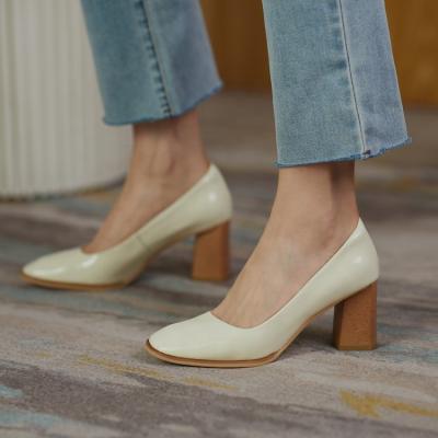 China Elegant Women's Anti-Slippery Short Heels Around The Toe Mature Nice Ladies Chunky Heels for sale