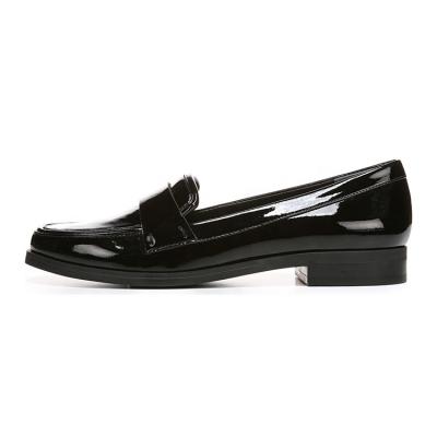 China Latest Anti-odor Design Patent Leather Flat Comfortable Shoes Loafer For Women for sale