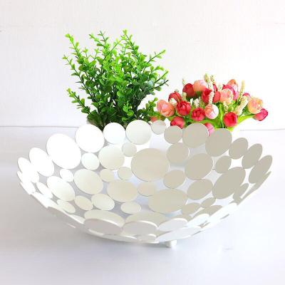 China Living Room Nordic Light Luxury Simple Fruit Basket Iron Style Creative Tray Decorative Basket for sale