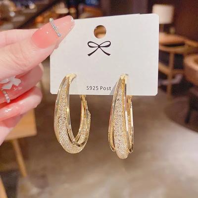 China Vintage exaggerate circle earrings women 2022 year luxury unique jewelry earrings new fashion trend personality wild earring light for sale