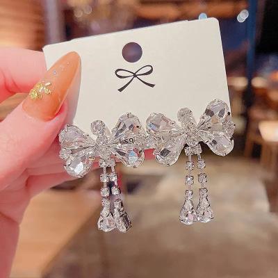 China Vintage temperament zircon butterfly earrings woman luxury jewelry 2022 year new trend light fashion earrings for sale