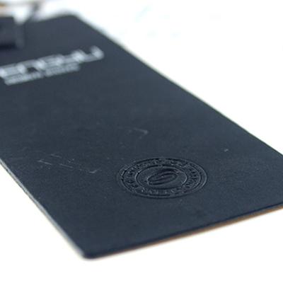 China Viable Manufacturer Custom Black Paper Clothing Hang Tags Jeans Name Brand for sale