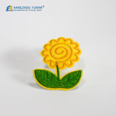 China fashionable kid apparel small 3D flower custom embroidery badge for sale