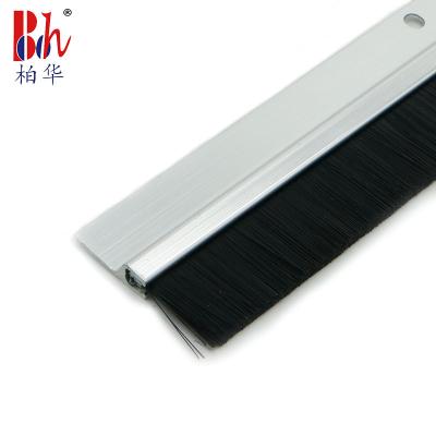 China barrido de plata de la puerta de la puerta de 1000m m de la tira inferior de aluminio del cepillo en venta