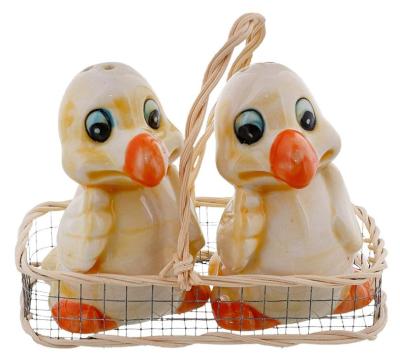 China Viable Ceramic Salt and Pepper Shaker Collectors Kitchen Decor - Bird Duck with Orange Beak for sale