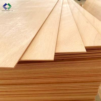 China Traditional E1 Grade Competitive Price For Full Exterior 100% Okoume Plywood en venta