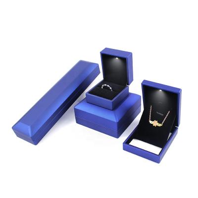 China Handmade LED light jewelry box, wedding ring box necklace, bracelet jewelry box wholesale for sale