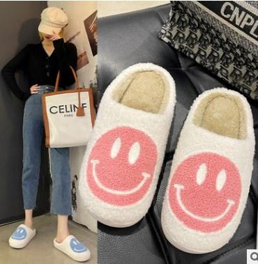 China Warm Smiley Face Women's Indoor Ladies Slippers Sliders For Bedroom Smiley Fur Slippers Winter Wholesale Light Weight for sale