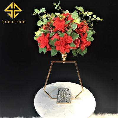 China Wedding furniture SAWA special design gold wedding table centerpiece flower stand for party decoration supplies for sale