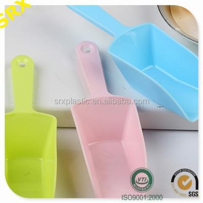 China Widely Used Plastic Kitchen Sustainable Tools Square Ice Scoops, OEM Ice Party Scoops, Customize Ice Scoops Maker for sale