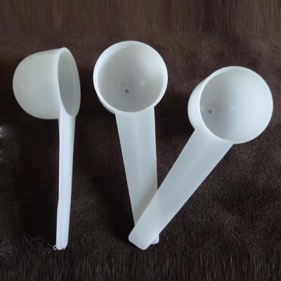 China Disposable Natural Spoon 1g 2.5ml Plastic Powder Spoon / Milk Spoon for sale