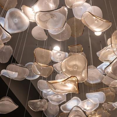 China Unique Design/High Quality Modern Design Pendant Lamp Customized Made Glass Long Big Lighting Hotel Lobby Mall LED Chandelier Lights en venta