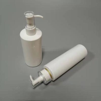 China 150ml 200ml 300ml 40ml 500ml PET Round Bottle Cosmetic Flat Shoulder Bottle For Lotion Or Spray Bottle for sale