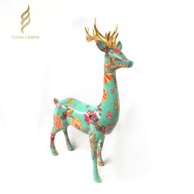 China Custom Animal Africa Decoration Christmas Deer Statues Resin Reindeer Statue for sale