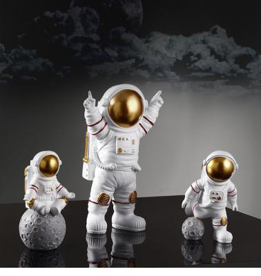 China Nordic Creative Toys Resin Astronaut Figurines For Home Decor Europe Mini Space Gifts Astronaut Statue for sale