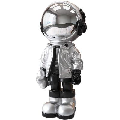 China 2022 Creative Europe Electroplate Art Resin Astronaut Figurine For Home Decoration Life Size Astronaut Sculpture for sale