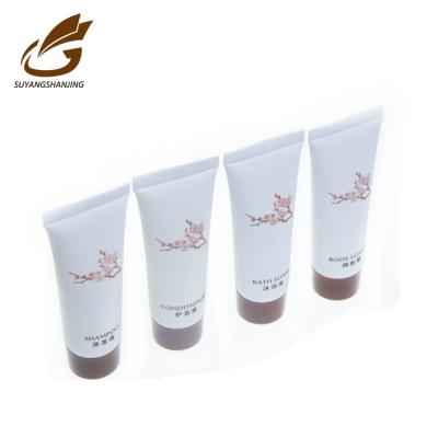 China Recyclable Hot Selling 5 Star Hotel Amenities Organic Plastic Shampoo Bottle for sale