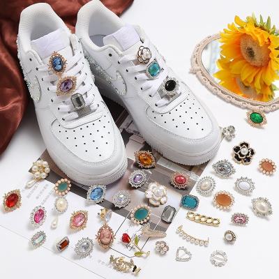 China Wholesale Custom Shoe Buckle Woman Lace Clip Charm Rhinestone Gym Shoe Decoration Crystal Personalized Shoe Accessories Fashion for sale