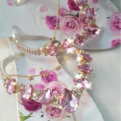 China Crystal Flip Flop Rubber Fiasco Accessories Woman Beach Flip Flop Fashion Bridal Rhinestone Flip Chains Factory Supply High Quality for sale