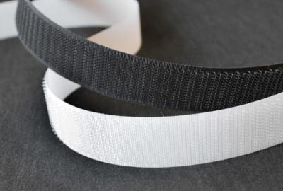 Κίνα 20mm Nylon Velcro Hook και Loop αυτοκόλλητο προς πώληση