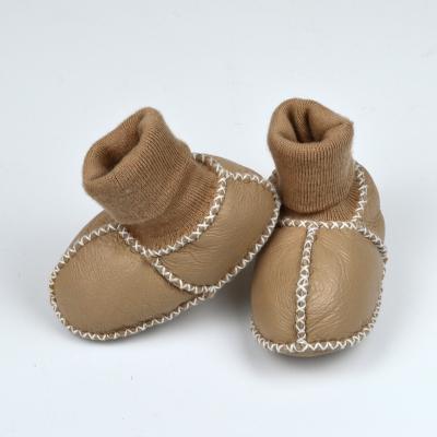 China Fashion Lightweight Newborn Soft Single Plush Single Plush Baby Shoe Sheepskin Baby Sock Shoes Genuine Warm Boot for sale