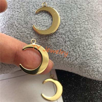 China Newest Arrival Cute Gold Plated Moon Pendant , Charms For Necklace And Bracelet for sale