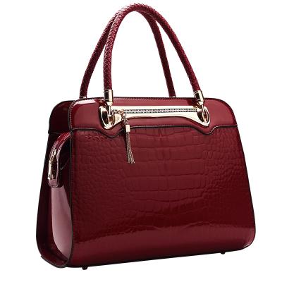 China New Design High Quality Convertible Fashion Crocodile Embossed Leather Handbag Women for sale