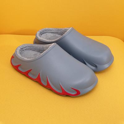 China CUSHIONING Indoor Slippers Mens Cute Design Winter Home Slippers for sale