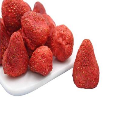 China Best Quality Crispy Dried Fruit Freeze Dried Strawberry Chips for sale