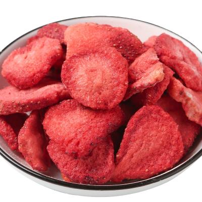 China Pure Bulk 5-10KG Pack Freeze Dried Foods Freeze Dried Strawberry Slice Fruit Relief 5-7mm Freeze Dried Foods for sale