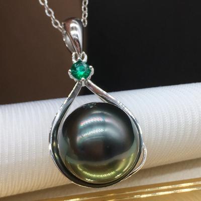 China TRENDY Primary Color Natural Sea Beads Real 18K Gold Green Light Elegant Pendant for sale