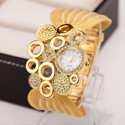 China Silver Color Crystal Diamond Classic Women Lady Casual Quartz Watch Alloy Gold Quartz Analog Display for sale