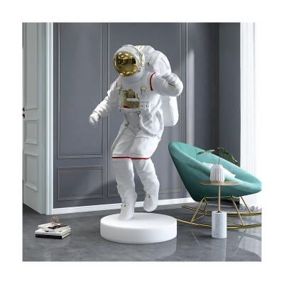 China High Quality Custom Europe Astronaut Resin Sculpture For Home Decor Office Store Opening Decoration Gift for sale