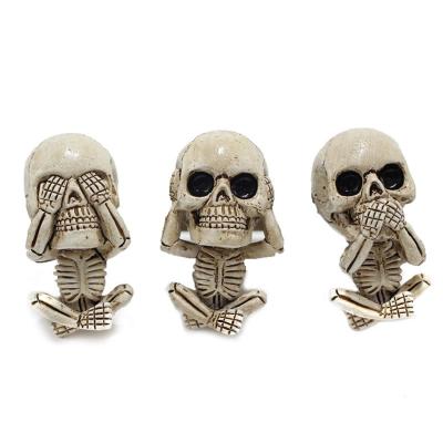 China Mini Resina Eclectic Running Skeleton Exquisite Car Model Cartoon Interior Decoration Giveaway Decorative Halloween for sale