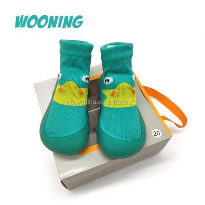 China Anti-Smell Anti-Slippery Baby Shoe Knocks Strip Baby Sock Soft Indoor Knitting Eco-Friendly Unique Shoes for sale